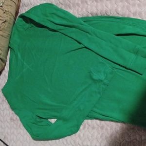 Green shirt sleeve for a boy size 10